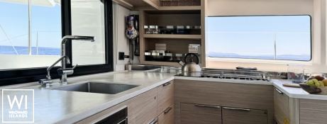 YOFF  Lagoon Catamaran Lagoon 46 Interior 9