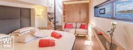 AQUA TIKI III   Fountaine Pajot Alegria 67 Interior 12