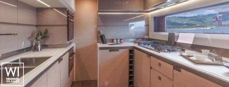 AQUA TIKI III   Fountaine Pajot Alegria 67 Interior 13