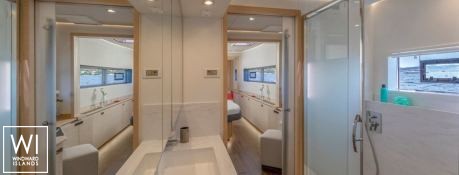 INSPIRANTE  Fountaine Pajot Alegria 67 Interior 18