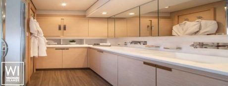 AETHER (ex NUMBER ONE) Fountaine Pajot Alegria 67 Interior 16