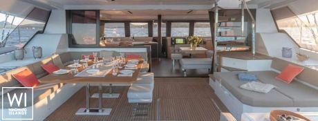 LOOMA  Fountaine Pajot Alegria 67 Interior 8