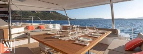 LOOMA  Fountaine Pajot Alegria 67 Exterior 7