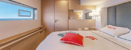 LOOMA  Fountaine Pajot Alegria 67 Interior 12