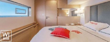 LOOMA  Fountaine Pajot Alegria 67 Interior 12