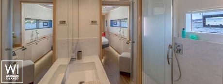 LOOMA  Fountaine Pajot Alegria 67 Interior 13