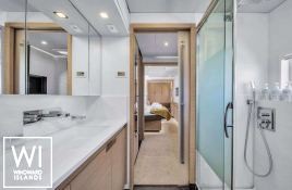 NEOW  Fountaine Pajot Alegria 67 Interior 9