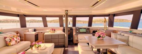 Alegria 67 Fountaine Pajot Interior 15