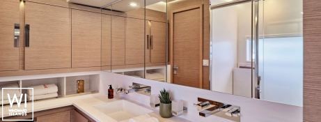 Alegria 67 Fountaine Pajot Interior 14