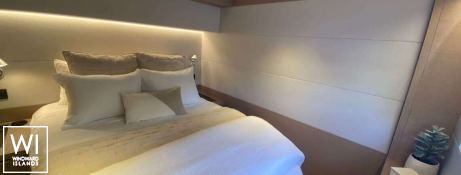 C’EST LA VIE  Lagoon Catamaran Power 67 Interior 14