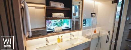 C’EST LA VIE  Lagoon Catamaran Power 67 Interior 17