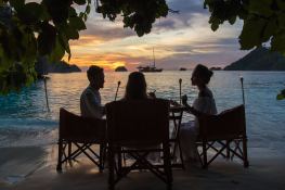 Sequoia  Konjo Schooner 86ft Interior 3