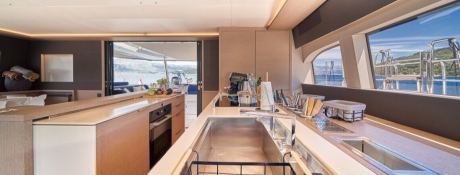 AMADA MIA  Lagoon Catamaran Lagoon 65 Interior 18