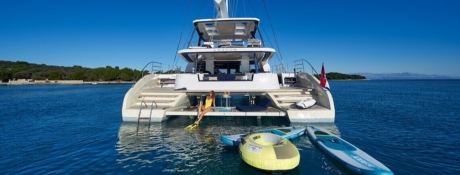 AMADA MIA  Lagoon Catamaran Lagoon 65 Exterior 4