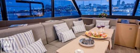 Endless Beauty  Fountaine Pajot MY 44 Interior 13