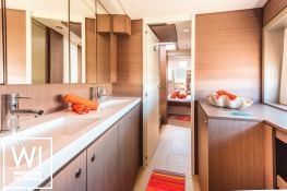 Bali 4.8 Catana Catamaran Interior 12