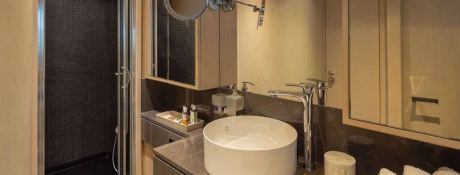 SUMMER FUN  Admiral Yachts Admiral  101 Interior 1