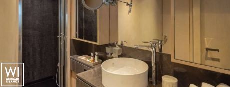 SUMMER FUN  Admiral Yachts Admiral  101 Interior 1