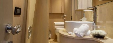 SUMMER FUN  Admiral Yachts Admiral  101 Interior 1