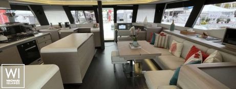 KRAZY KAT  Fountaine Pajot Samana 59 Interior 17
