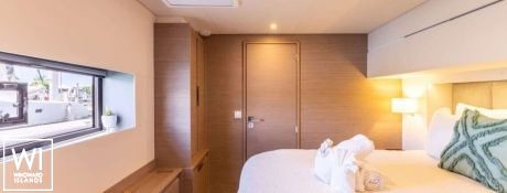 PORT TO VINO  Fountaine Pajot Samana 59 Interior 9