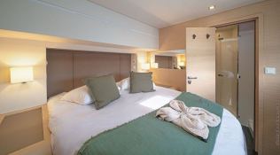 OKINAWA  Fountaine Pajot Samana 59 Interior 3