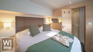 OKINAWA  Fountaine Pajot Samana 59 Interior 3