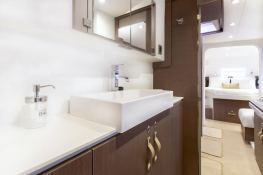 Bali 4.3 MY Catana Catamaran Interior 6