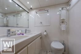 AJAO  Baglietto Yacht 27m Interior 9