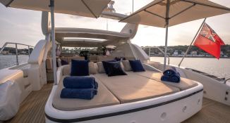 ELLERY A   Leopard Yachts Leopard 24 Interior 8