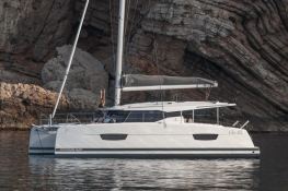 Isla 40 Fountaine Pajot Exterior 9