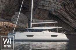 Isla 40 Fountaine Pajot Exterior 9