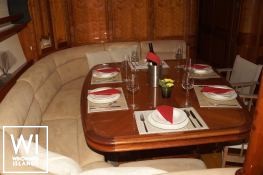 Aphrodite  Vitters Sloop 28m Interior 12