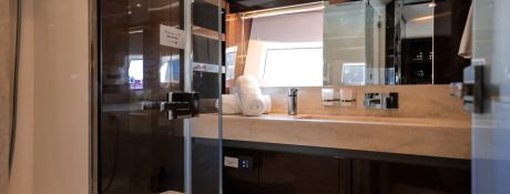 APOLLONIA  Jeanneau Prestige 680 Interior 15