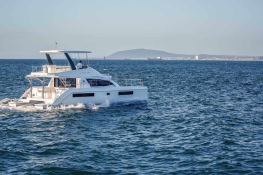 New horizon  Robertson & Caines Leopard Power 43 Exterior 4