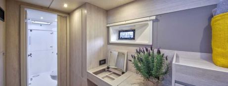 Leopard Power 43 Robertson & Caines Interior 5