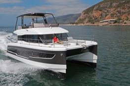 MY 40 Fountaine Pajot Exterior 2