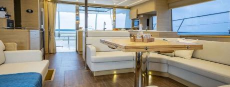 TIAMO  Aquila Powercat 54 Interior 13