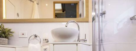 TIAMO  Aquila Powercat 54 Interior 19