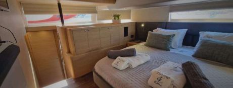 TIAMO  Aquila Powercat 54 Interior 25