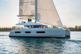 Lagoon 55 catamaran Charter