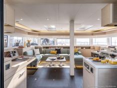 Lagoon 55 catamaran Charter Salon