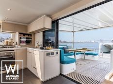 Lagoon 55 catamaran Charter Salon
