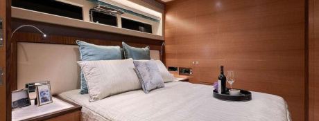 Midnight Moon  Horizon Horizon 85 Interior 1