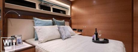 Midnight Moon  Horizon Horizon 85 Interior 1