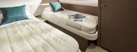 ELIZABETH   Princess Yachts Y 72 Interior 14