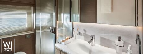 ELIZABETH   Princess Yachts Y 72 Interior 16