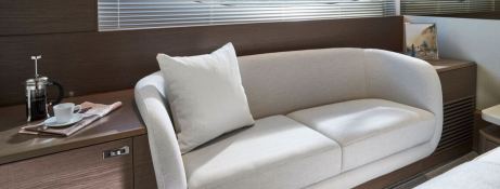 ELIZABETH   Princess Yachts Y 72 Interior 17
