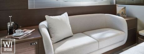 ELIZABETH   Princess Yachts Y 72 Interior 17