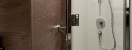 ELIZABETH   Princess Yachts Y 72 Interior 27